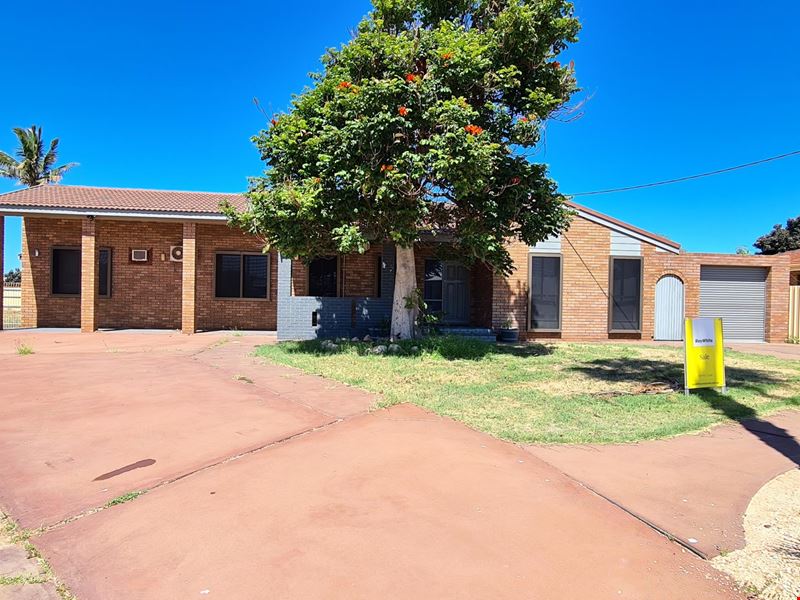 24 Norton Way, Carnarvon WA 6701