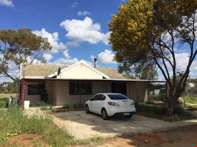 38 Forrest St, Quairading WA 6383
