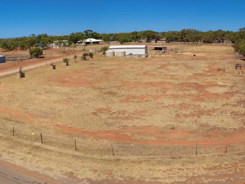 24 Border Drive, Deepdale WA 6532