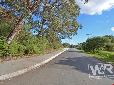 202 Bay View Drive, Little Grove WA 6330