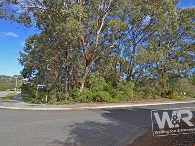 202 Bay View Drive, Little Grove WA 6330