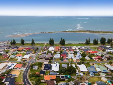 136 Penguin Road, Safety Bay WA 6169