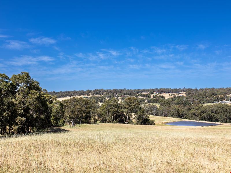 613/ Malvi Close, Lower Chittering WA 6084