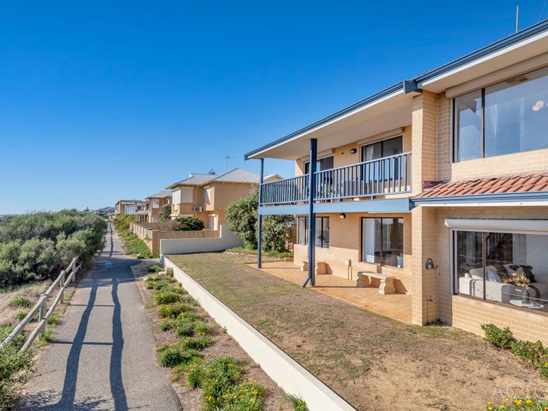 2/12 Quamby Court, Silver Sands WA 6210