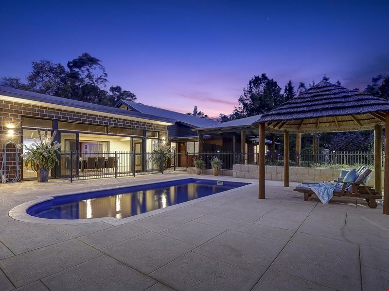 14 Emerald Drive, Carabooda WA 6033