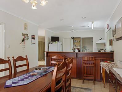 7 Logue Court, Walkaway WA 6528