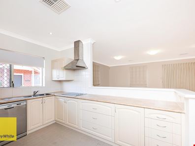 2/9 Railway Road, Kalamunda WA 6076