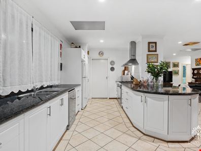 20 Wheelwright Road, Lesmurdie WA 6076