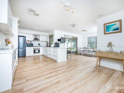 15 Christian Circle, Quinns Rocks WA 6030