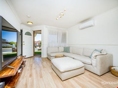 15 Christian Circle, Quinns Rocks WA 6030