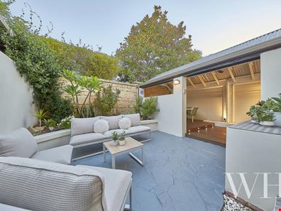2/122 Petra Street, Bicton WA 6157