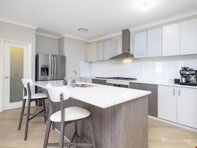 6 Truslove Street, Wooroloo WA 6558