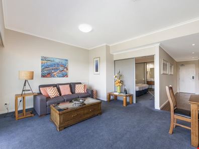205/16 Dolphin Drive, Mandurah WA 6210