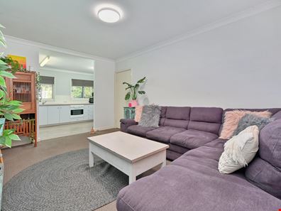 26D Greville Way, Girrawheen WA 6064