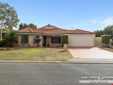6 Colchester Avenue, Orelia WA 6167