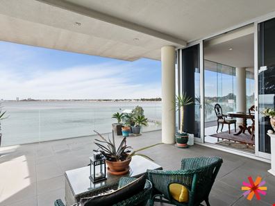 2/2 Kings Park Avenue, Crawley WA 6009