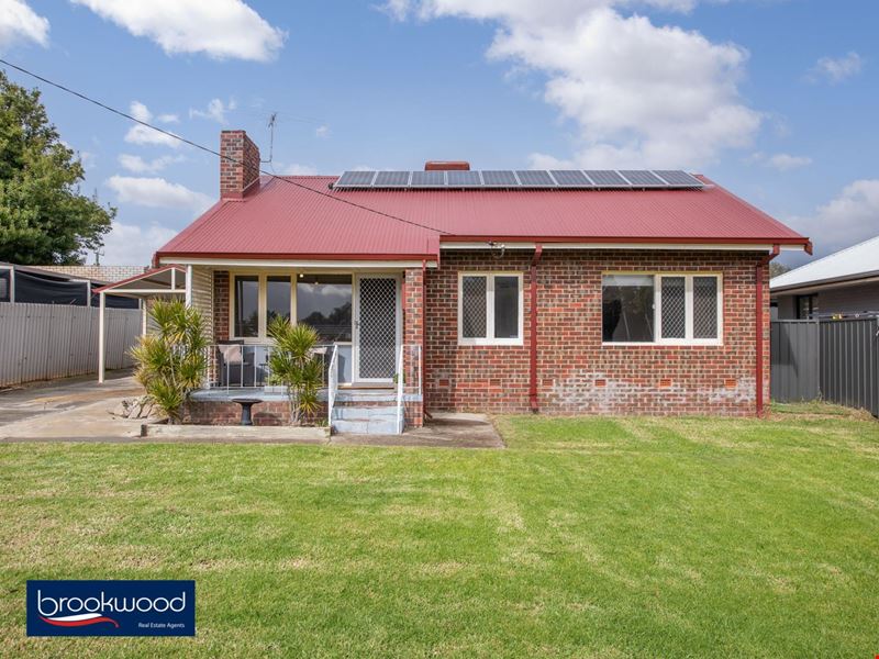 8 Clianthus Way, Koongamia WA 6056
