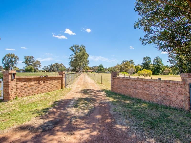 21 Carl Street, Muchea WA 6501