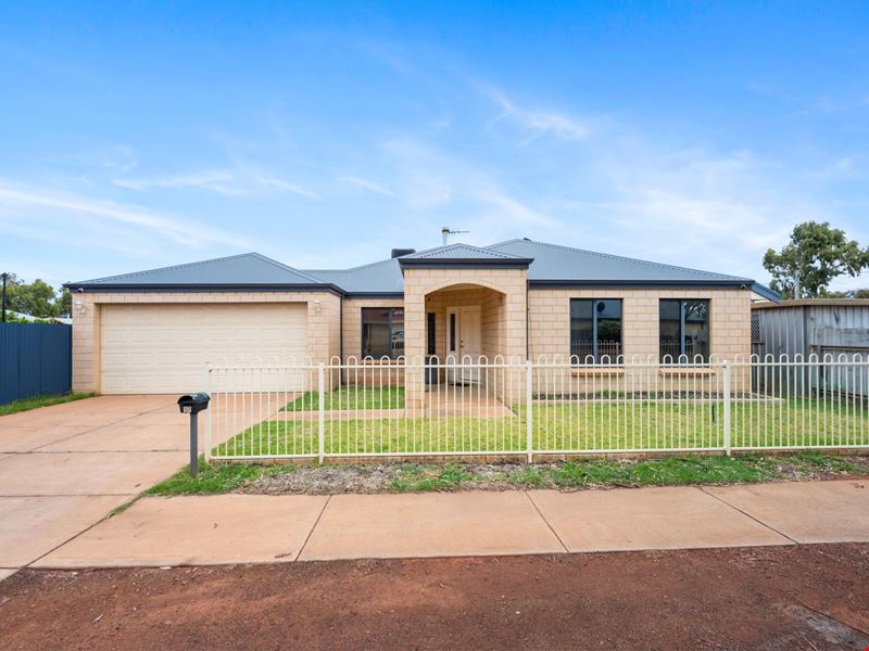 17 Hawkins Street, West Lamington WA 6430