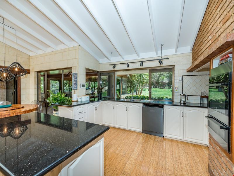 81 Coogee Road, Mariginiup WA 6078