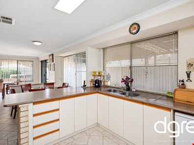 5 Roscrea Court, Orelia WA 6167