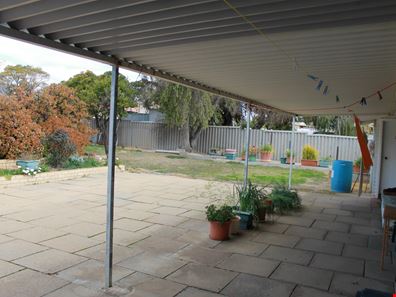 12 Suburban Road, Quairading WA 6383