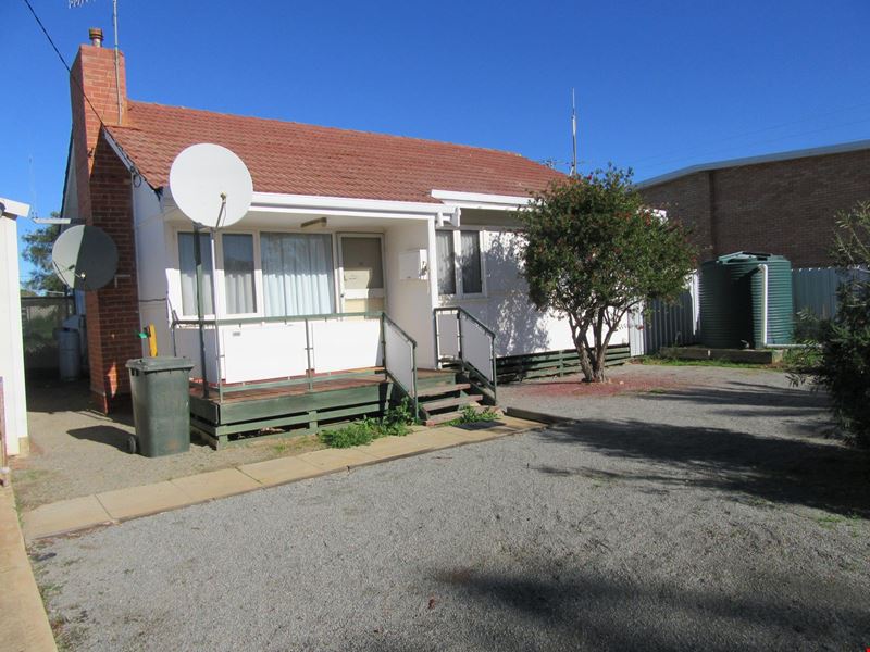 10 Railway Avenue, Carnamah WA 6517