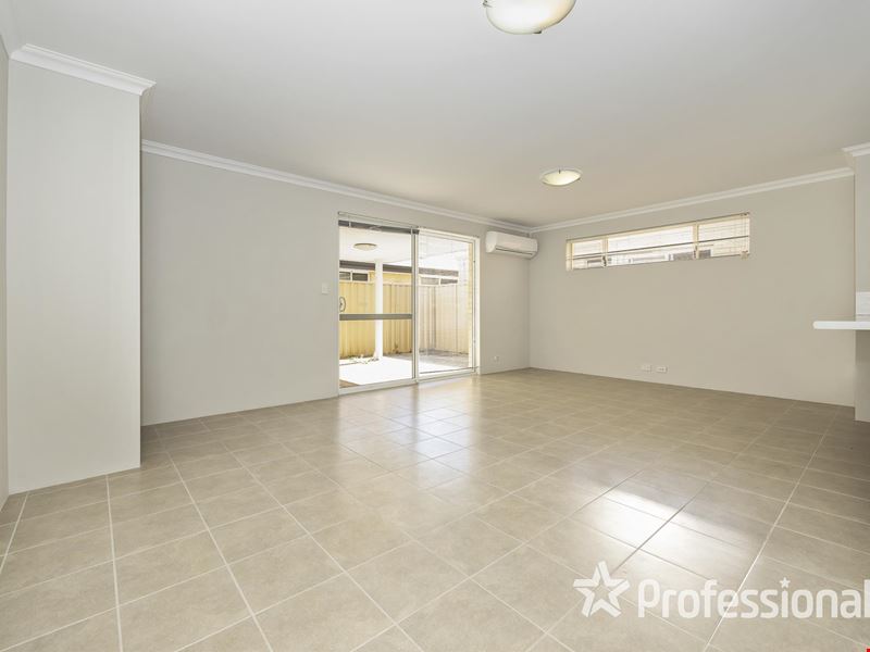 1/40 Roccella Loop, Ashby