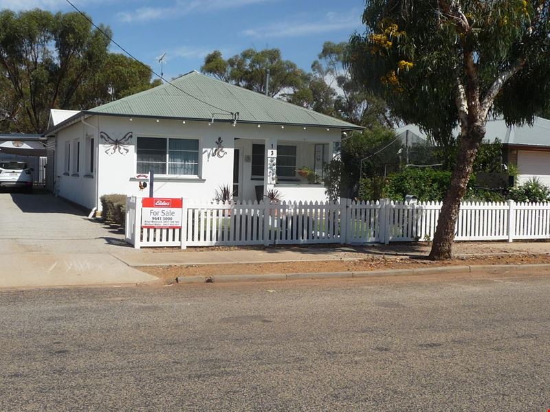 13 FORREST STREET, Beverley WA 6304