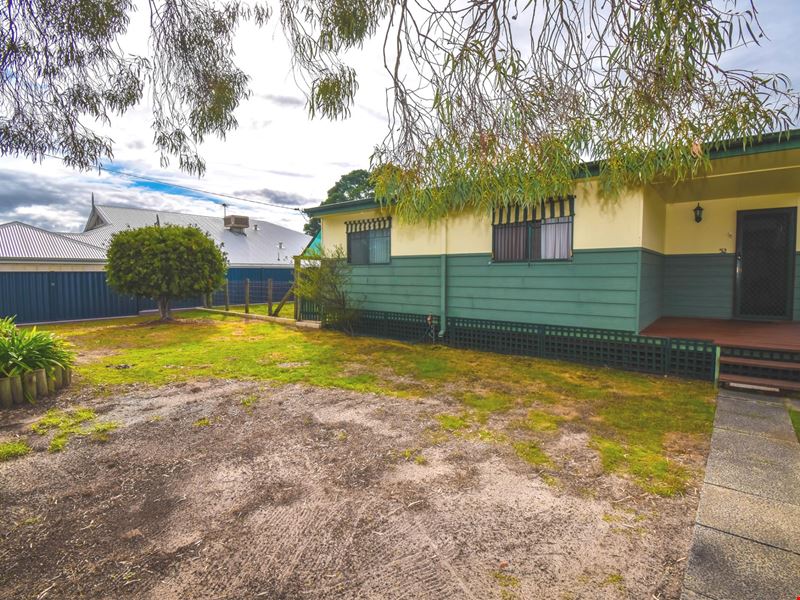 52 Blackwood Road, Greenbushes WA 6254