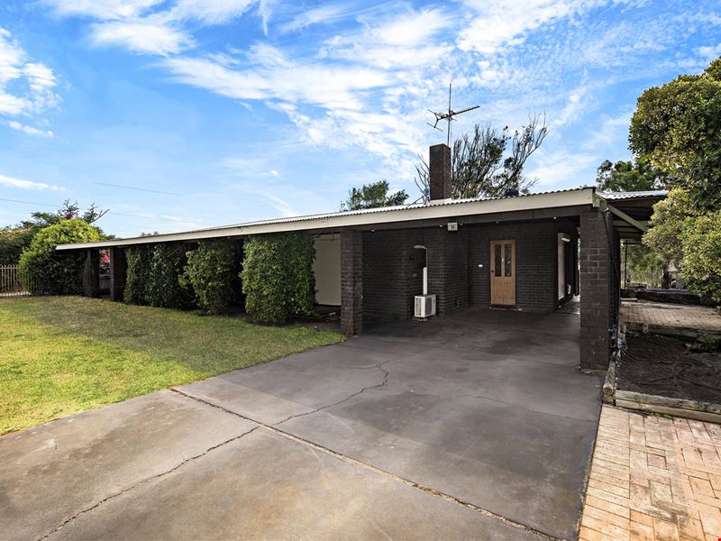18 Padbury Road, Walkaway WA 6528