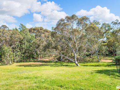 2 Ray Close, Byford WA 6122