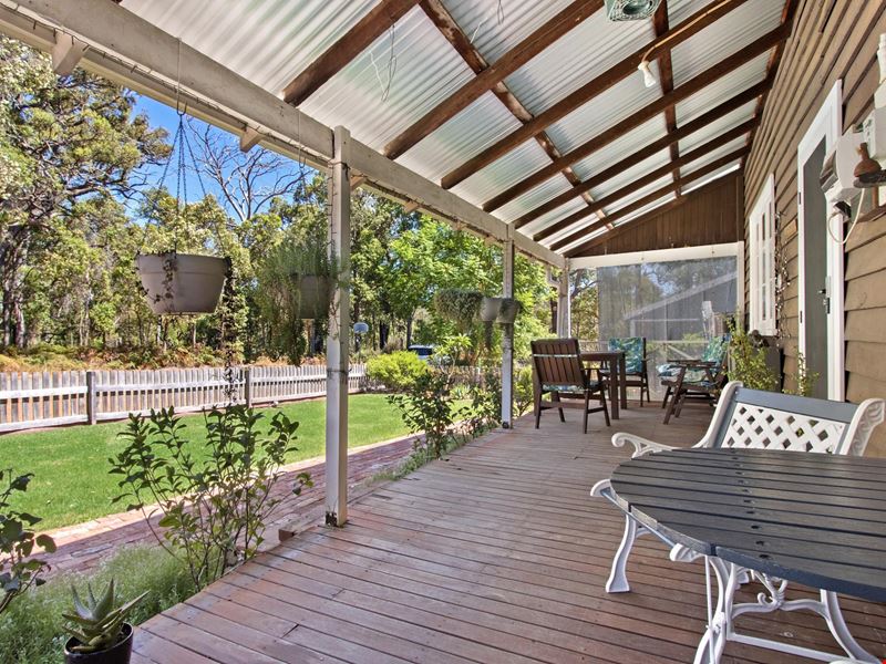 10 Staff Street, Jarrahdale WA 6124