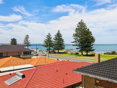 1 Hawker Street, Safety Bay WA 6169