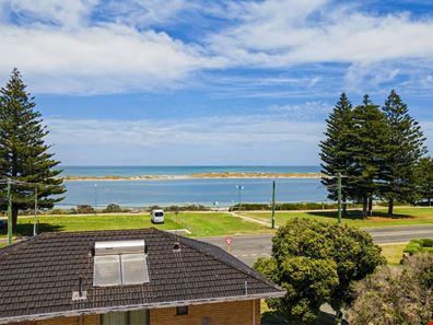 1 Hawker Street, Safety Bay WA 6169