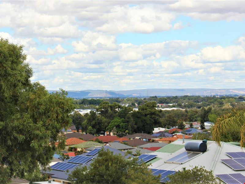 4 Brandon Mews, Parmelia WA 6167