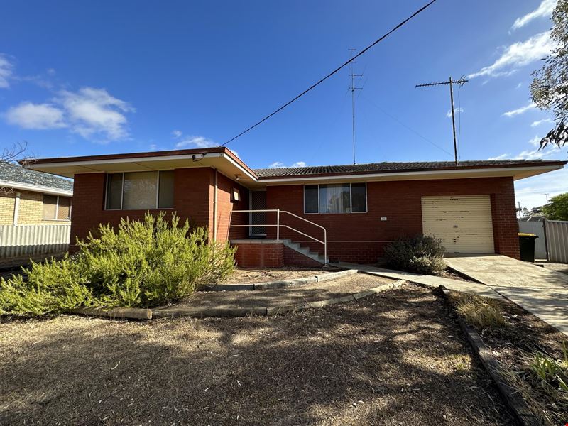 26 McIntyre Street, Dumbleyung WA 6350