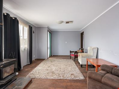 122 Bayley Street, Coolgardie WA 6429