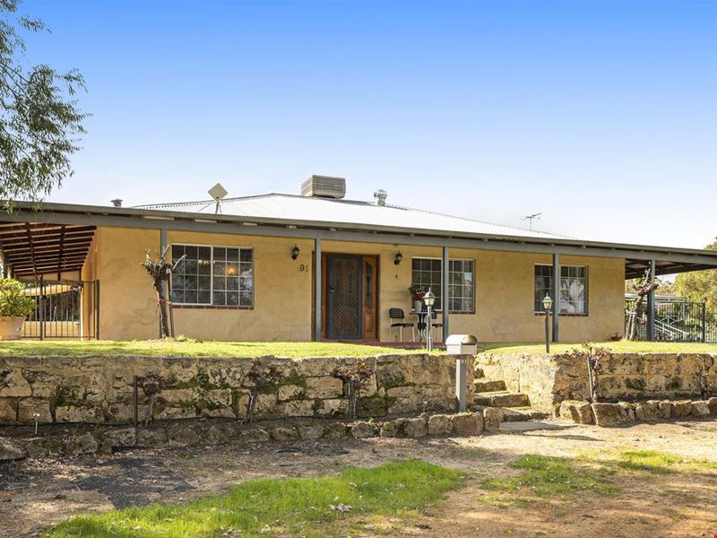 91 Robinson Street, Gingin WA 6503