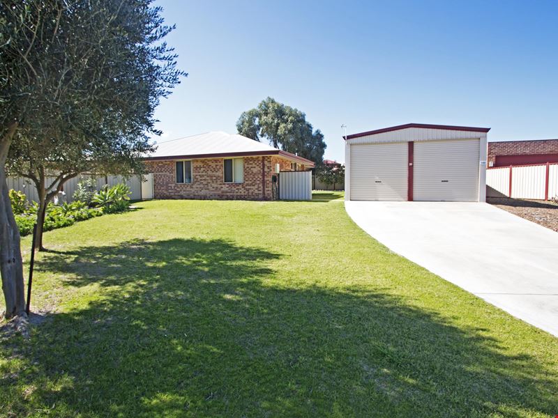 10 Villaret Way, Jurien Bay WA 6516