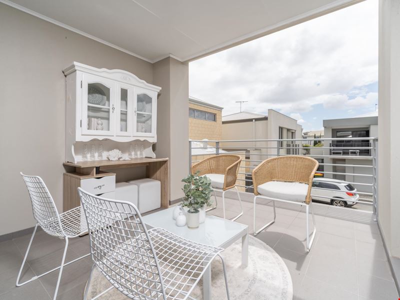 7/16 Pearson Drive, Success WA 6164