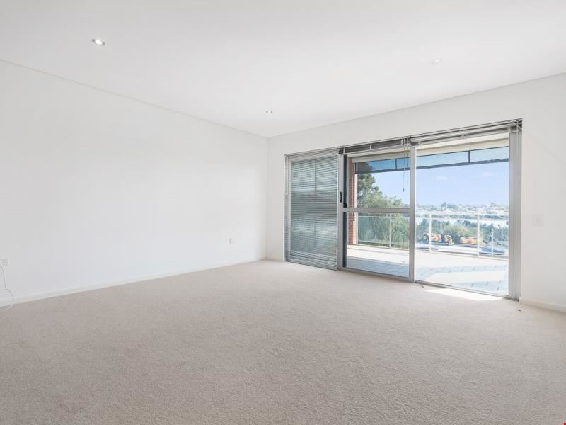 44/10 Roebuck Drive, Salter Point WA 6152