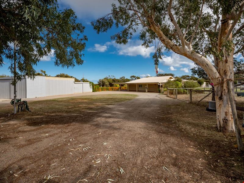11 Fairfax Drive, Moresby WA 6530