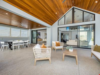 33 St Lucia Road, Iluka WA 6028