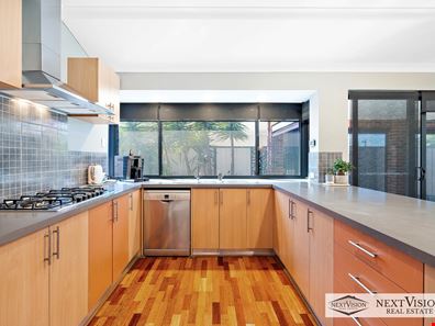 17 Ashendon Blvd, Hammond Park WA 6164