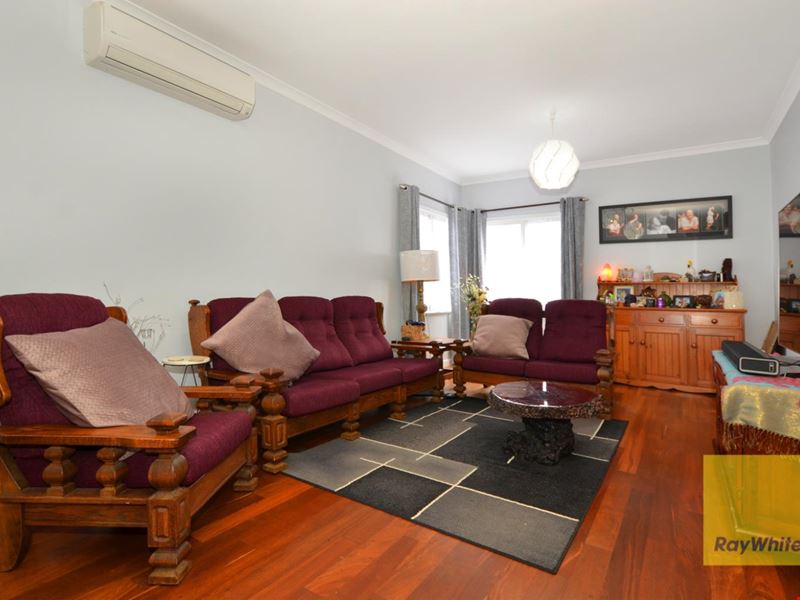 6 Katoomba Street, Orana WA 6330