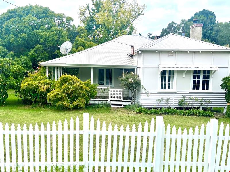 46 CAPEL STREET, Kirup