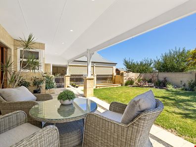28 Davy Street, Alfred Cove WA 6154