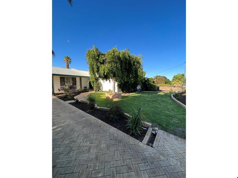 15 Growden Street, Merredin WA 6415