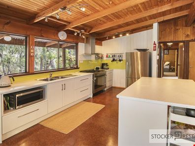 17 Warrior Way, Molloy Island WA 6290